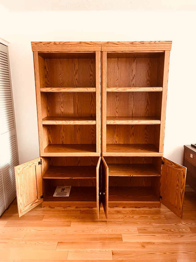 Sauder Oak Library/Storage Bookcase in Bookcases & Shelving Units in Kingston - Image 2