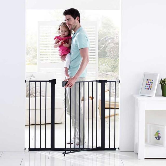 MunchkinBrica Easy Close Tall & Wide Metal Baby Gate in Gates, Monitors & Safety in Charlottetown