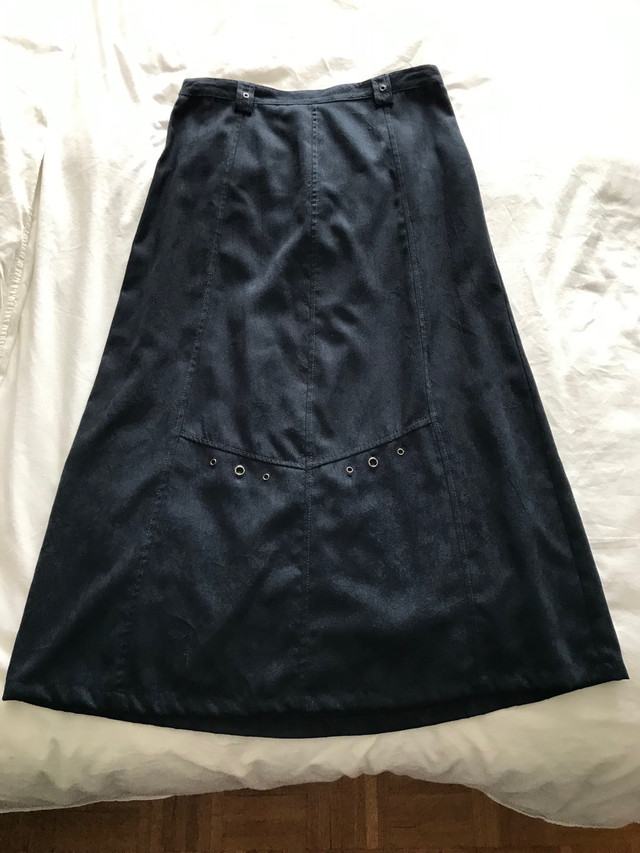 Ensemble pantalon et jupe longue simili suède couleur bleu marin dans Femmes - Autre  à Longueuil/Rive Sud