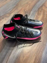 Nike Phantom GT Soccer Cleats - Size 7