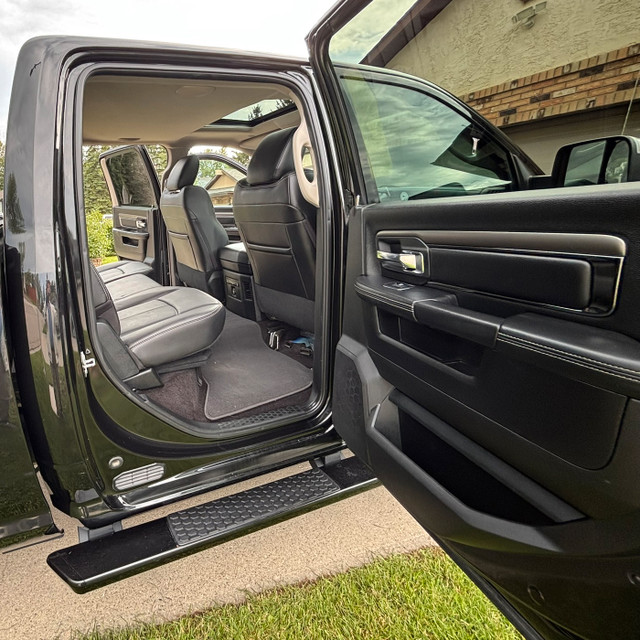 2018 Ram 3500 Laramie crew cab 4x4 in Cars & Trucks in Calgary - Image 3