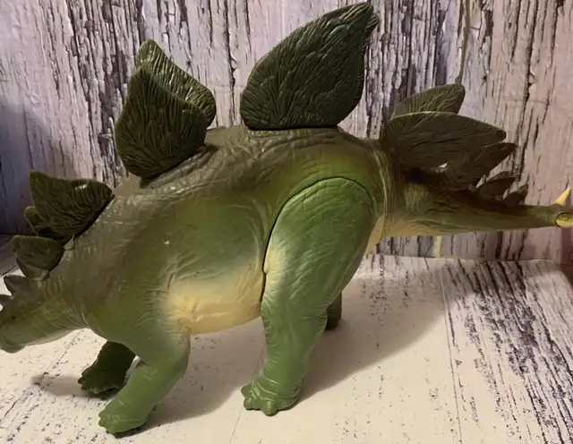 Vtg 1996/7 Jurassic Park The Lost World Stegosaurus Dino Stri in Toys & Games in City of Toronto - Image 6