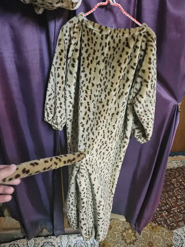 Costume Guépard pour enfant 5-6 ans in Costumes in Sherbrooke - Image 4
