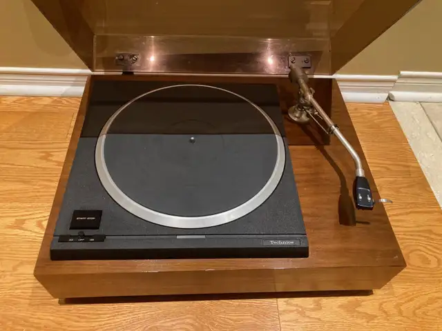 Technics SP-20 turntable with Fidelity Research tonearm in Stereo Systems & Home Theatre in Mississauga / Peel Region - Image 4