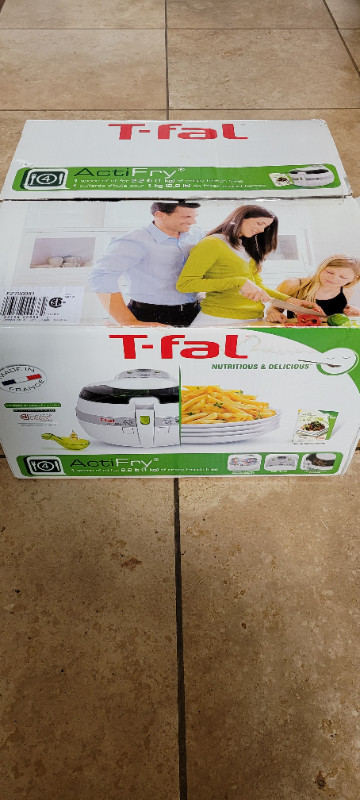 New T-fal FZ700051 ActiFry Low-Fat Healthy ActiFryer , in Other in Calgary