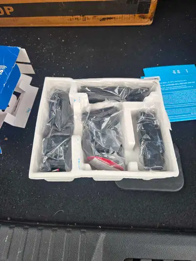 Get ready to rock and roll with this open box ..never used.. SiriusXM Onyx EZR satellite radio kit,...