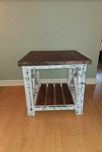 Table d’appoint de style rustic/Distressed farmhouse table