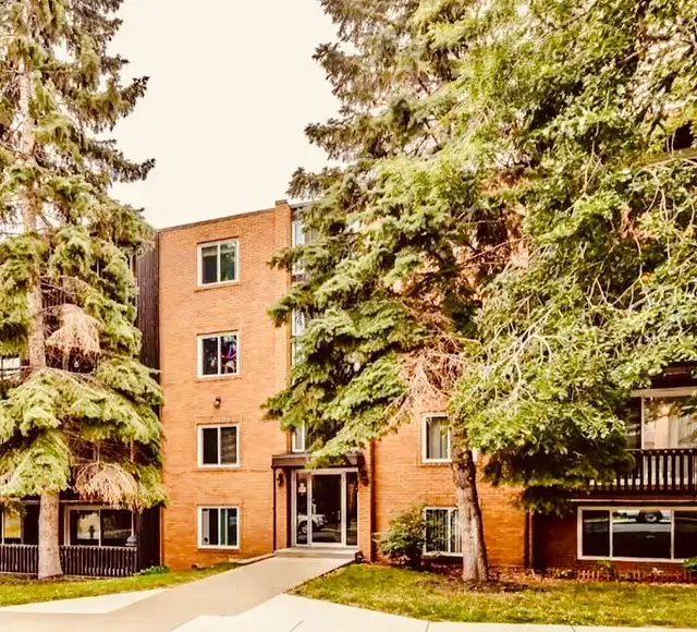 Spacious apartment near Chinook mall in Short Term Rentals in Calgary - Image 13