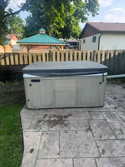 FREE HOT TUB! ( Currently not working ), View more