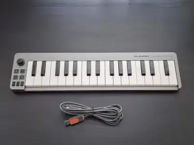 M-Audio Keystation Mini 32 - MIDI Controller, View more
