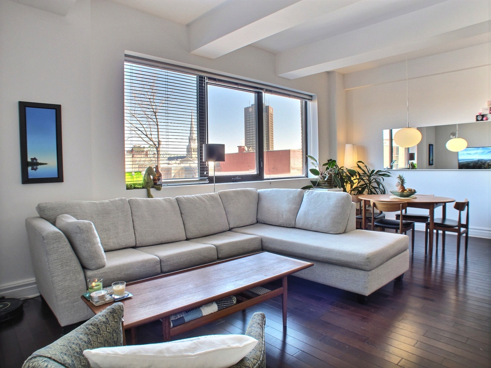 1010 Rue Sainte-Catherine E — photo 1