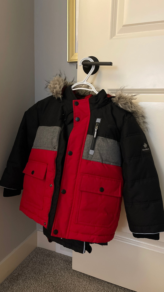 Canadiana kids snow suit (4-5) in Clothing - 4T in Calgary