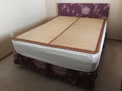 A Queen Size Bed Set including head board, mattress and box in a good condition.