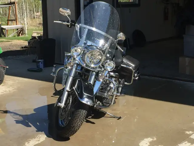 2008 Harley Davidson Road King Classic in Street, Cruisers & Choppers in Red Deer - Image 3