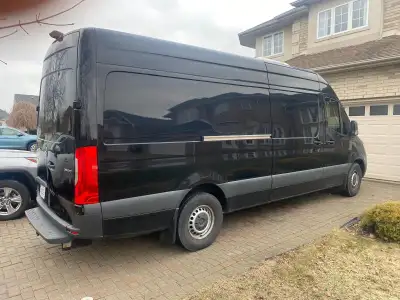 Refrigerated van, View more