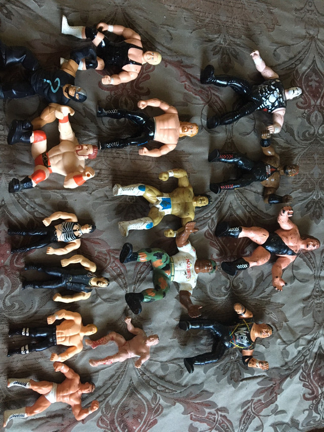 WWE WWF Wrestlers dans Jouets et jeux  à Région d’Oshawa/Durham - Image 3