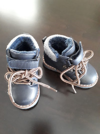 Boy toddler shoes - Size 5