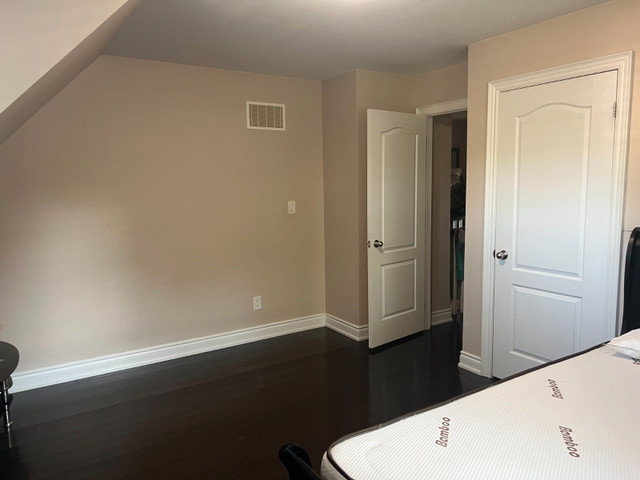 Private Room For Rent in Room Rentals & Roommates in Mississauga / Peel Region - Image 3
