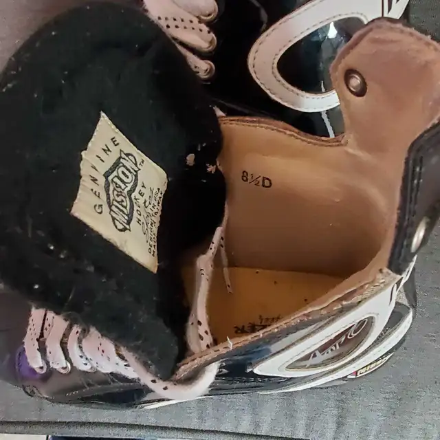 New  size 8.5 MISSION Skates  $175 Each set in Hockey in Barrie - Image 5