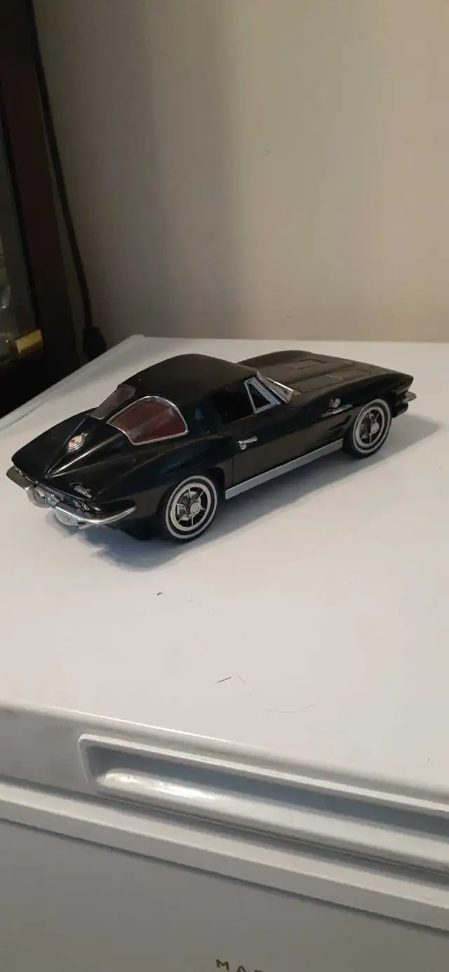 30 diecast cars and trucks 1/24 scale in Arts & Collectibles in Hamilton - Image 10