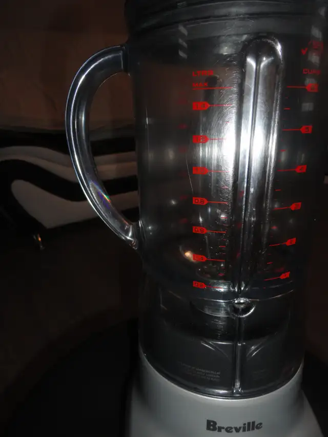 Breville Blender in Processors, Blenders & Juicers in Calgary - Image 5