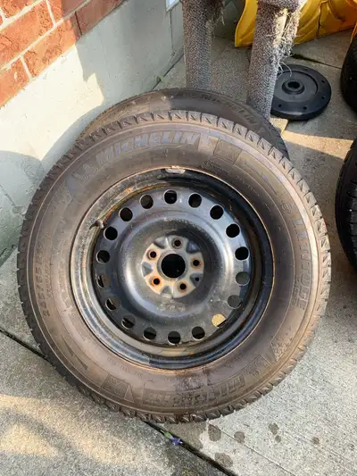 I bought new winter tires but they couldn’t fit on my car so I’m selling them.