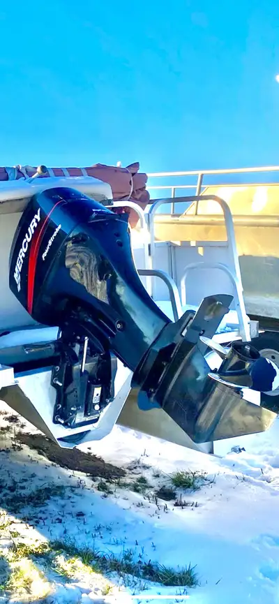 2000 Mercury 50hp outboard motor 50ELPT all parts available includes power trim carbs ignition, lowe...