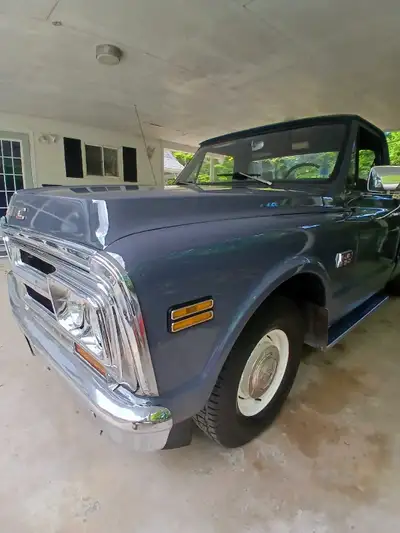Owned since 1997 250 cubic inch strait 6 cylinder gas 4 speed. GMC ½ ton. 2 wheel drive. Black inter...