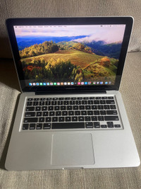 MacBook Pro 13”2017 500GB SSD i5 Processor Adobe Apps