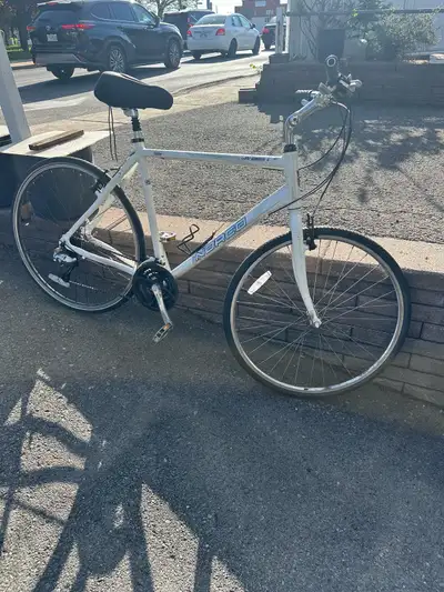 Selling a Norco hybrid bike that's perfect for city commutes or leisurely rides! This bike is in use...