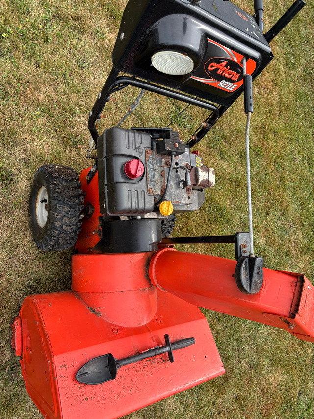 Ariens 27” Snowblower  in Snowblowers in Cornwall - Image 3