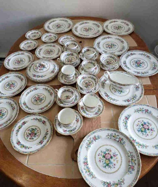 Antique ming rose bone china for sale! In excellent condition. in Arts & Collectibles in City of Halifax