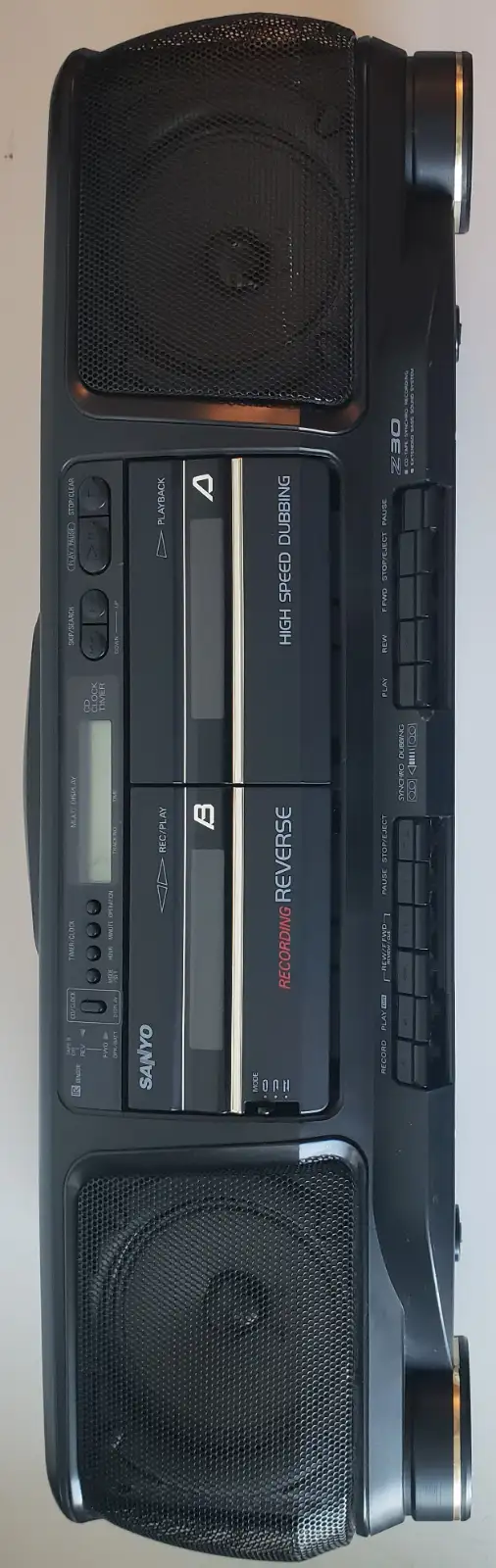 Sanyo MCD-Z30 Portable Stereo Boombox CD Cassette in Stereo Systems & Home Theatre in Mississauga / Peel Region - Image 3