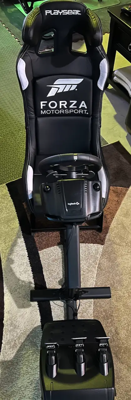 PlaySeat Forza Racing Chair & Logitech G920 in XBOX One in Calgary - Image 2