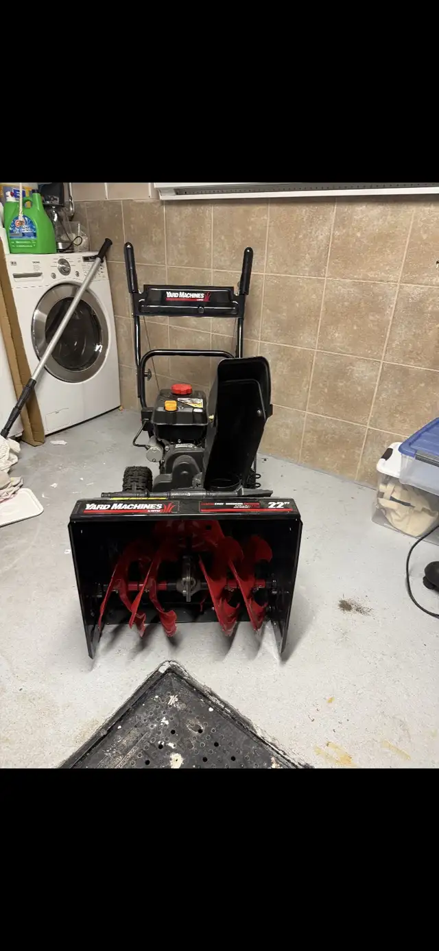 snow removal equipment in Snowblowers in Laval / North Shore - Image 2