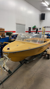 14ft 1970 vanguard boat and trailer