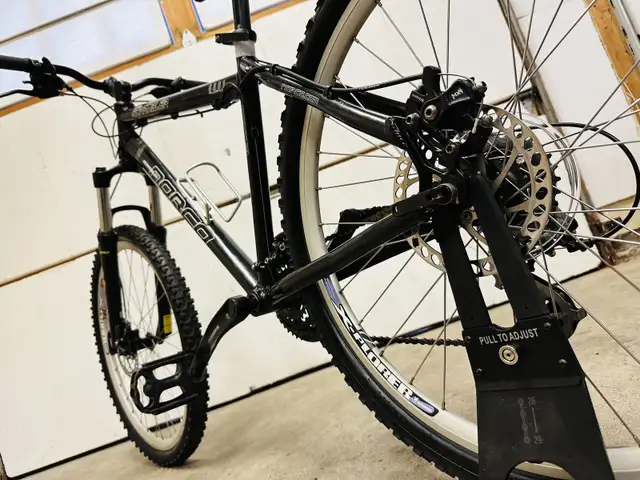 Overhauled Norco aluminum mountain bike with lots of upgrades in Mountain in Markham / York Region - Image 10