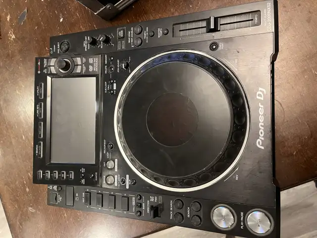 Pioneer CDJ2000NXS2 Set Up in Performance & DJ Equipment in Edmonton - Image 6