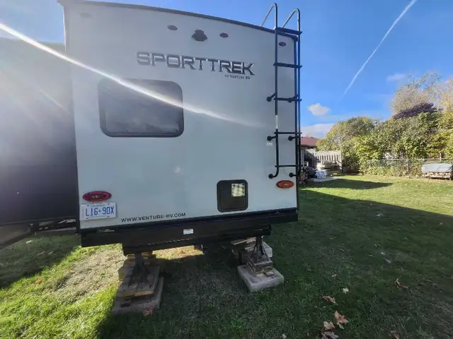 2022 Sporttrek by Venture RV in Travel Trailers & Campers in Kingston - Image 3