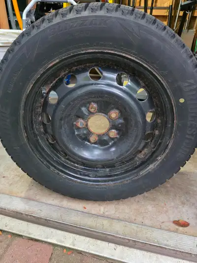 Removed from a 2021 Hyundai Elantra. 205/55R16 Bridgestone Blizzak WS90 winter tires Mounted and bal...