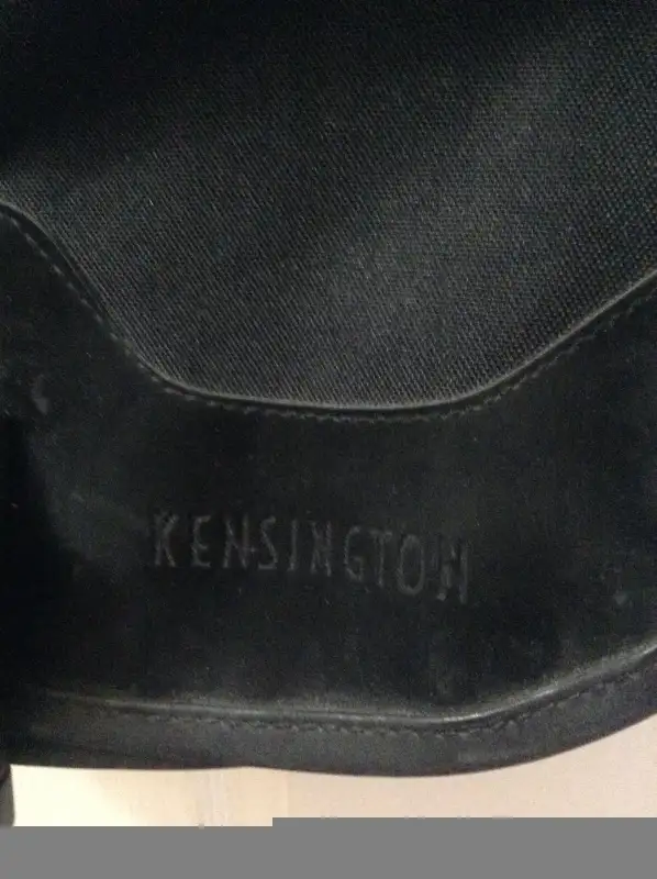 Kensington Saddlebag Laptop Carrying Case – Black in Laptop Accessories in City of Toronto - Image 7