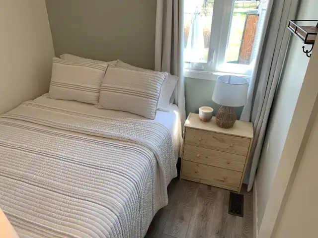 Reno’d 3 bdrm House steps to beach in Ontario in Canada - Image 4