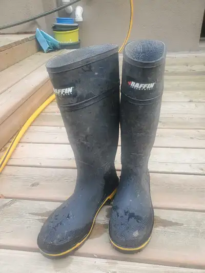 Rain boots with steel toe, View more