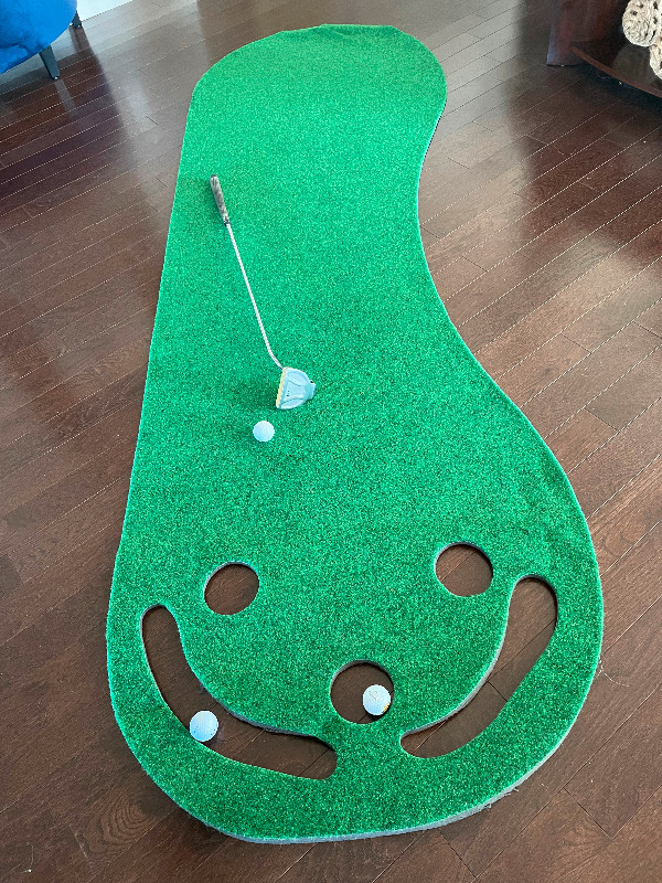 Golf Putting Green in Golf in Napanee