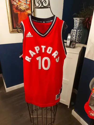 Toronto Raptors youth jersey medium , View more