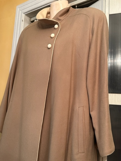 Splendide pardessus beige retro en laine de marque "Adorable", View more