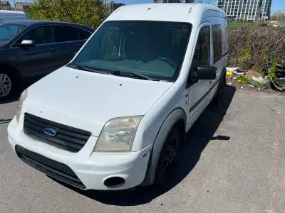 2011 Ford Transit XLT Automatic, Aircondition, Cruise control, roule tres bien, Inverter 110v inclus...
