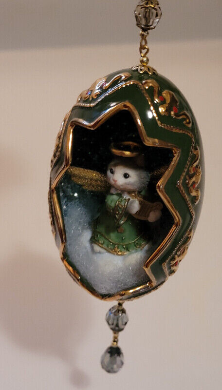 Bradford Edition 2001 Heirloom Porcelain Kitty Eggs Ornament in Arts & Collectibles in Oshawa / Durham Region - Image 3