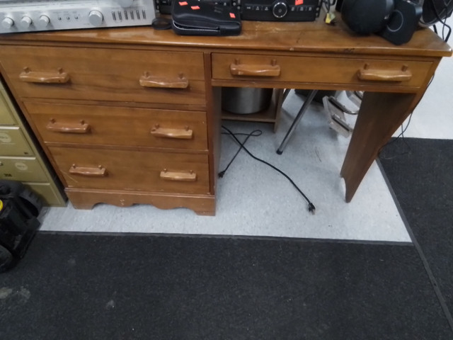 Desk For Sale in Desks in St. Catharines