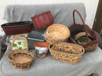 STRAW/WOODEN BASKETS